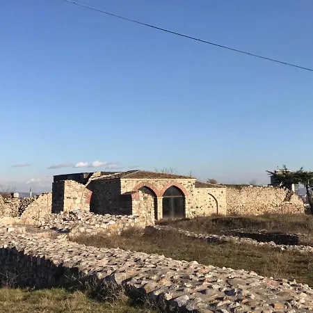 Blue Sky Apartment *